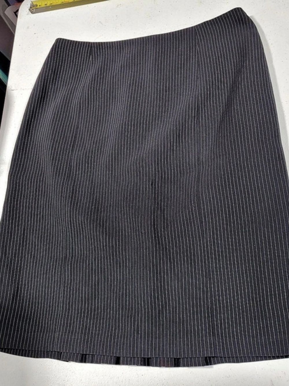 Tahari Arthur S. Levine Striped Pleated Skirt Black & Gray Size 6